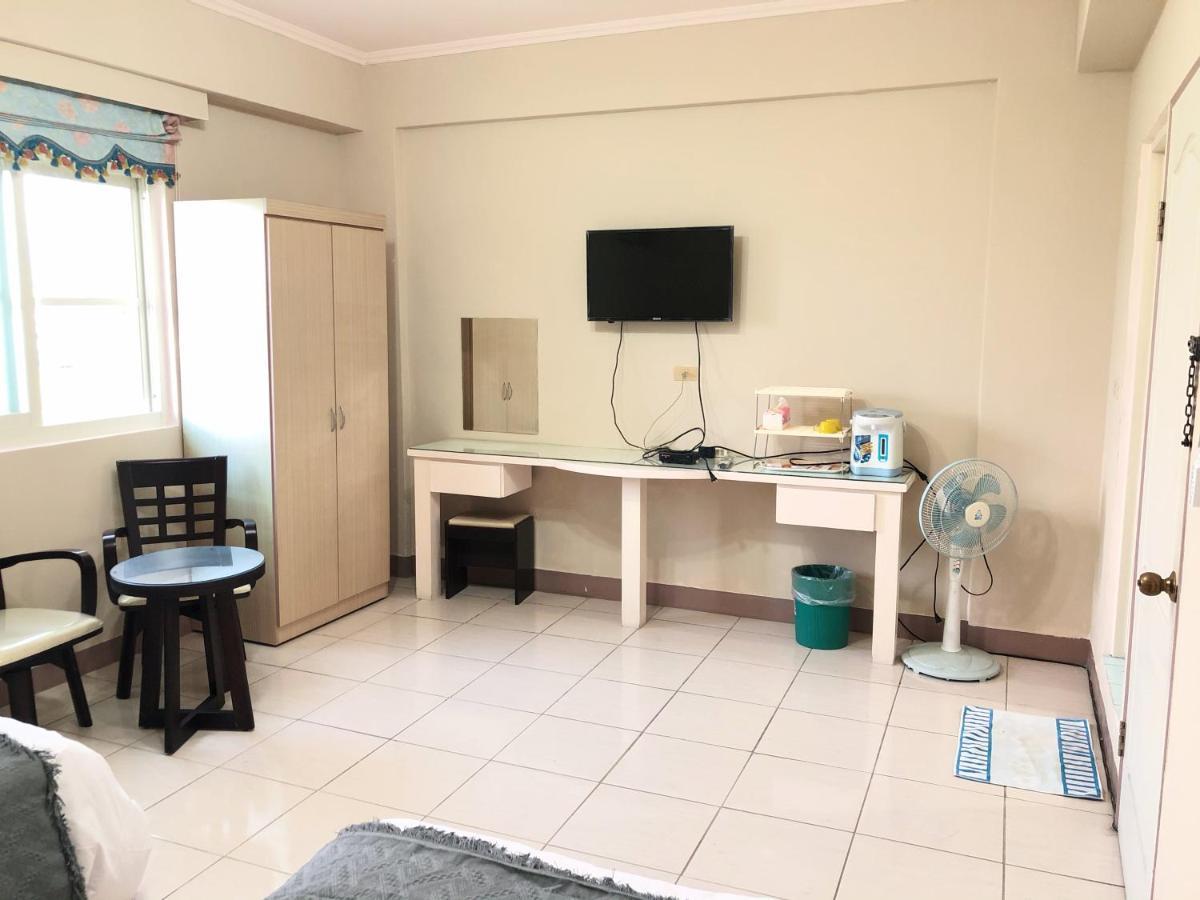 Xin Homestay Луодонг Екстериор снимка